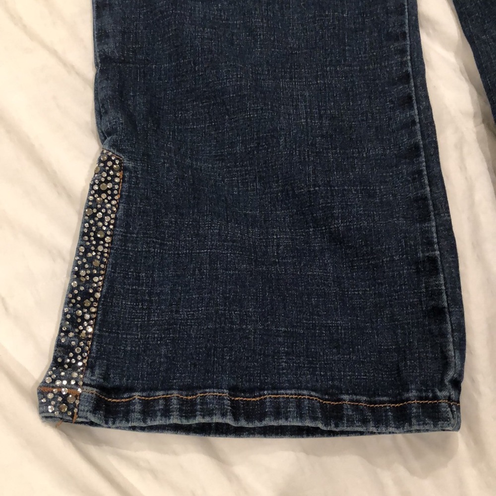 Capri jeans! PreLoved! Excellent condition! size 4! rhinestone slit trim! - Picture 2 of 16